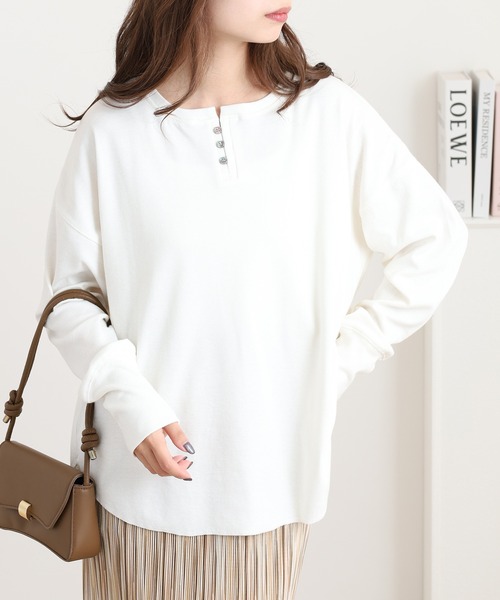 OMNES(オムネス)の「リブ裾ラウンドヘンリーネックプルオーバー長袖 Tシャツ(Tシャツ/カットソー・レディース・ホワイト×グレー/ベージュ系その他/ラベンダー/ホワイト×ブラック/アイボリー/グレー系その他/グレー系その他2・FREE)」の9枚目の写真