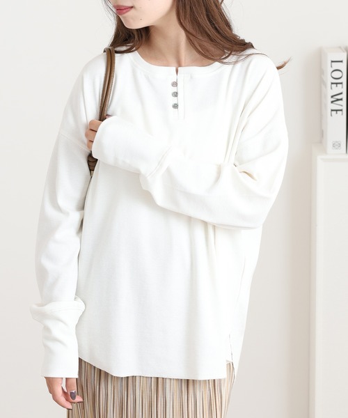OMNES(オムネス)の「リブ裾ラウンドヘンリーネックプルオーバー長袖 Tシャツ(Tシャツ/カットソー・レディース・ホワイト×グレー/ベージュ系その他/ラベンダー/ホワイト×ブラック/アイボリー/グレー系その他/グレー系その他2・FREE)」の8枚目の写真