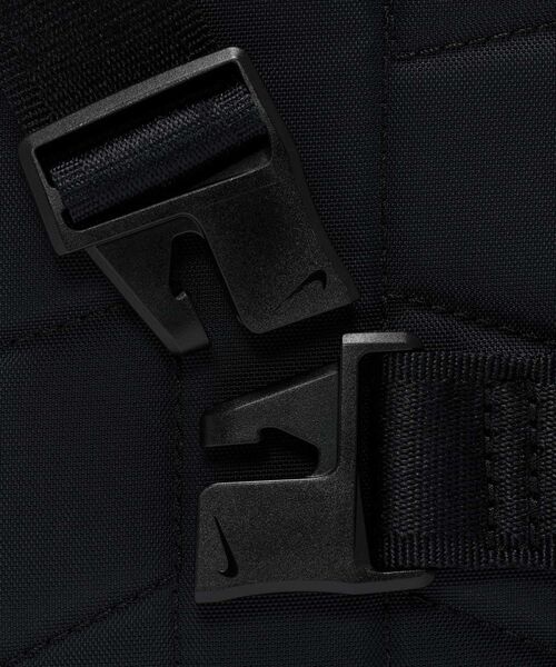 NIKE(ナイキ)の「ナイキ スポーツウェア コミュート クロスボディバッグ (1L) / Nike Sportswear Commute Crossbody Bag (1L) FZ6133-011 Black(ボディバッグ/ウエストポーチ・メンズ・ブラック・ONE SIZE)」の6枚目の写真