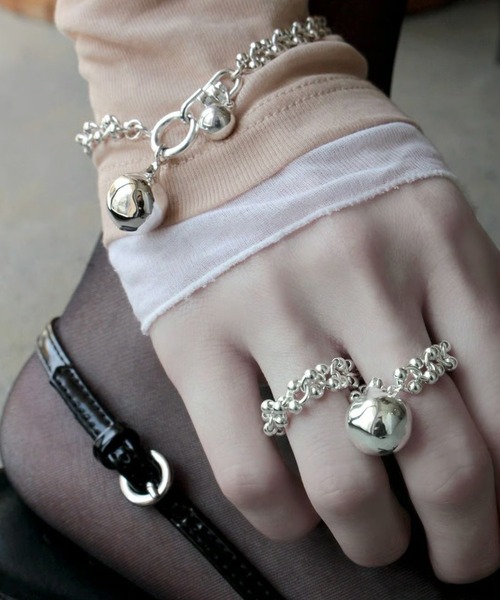 Soierie(ソワリー)の「ポム チェーン リング / Pome chain ring(リング・レディース・シルバー/シルバー×ゴールド・FREE)」の5枚目の写真