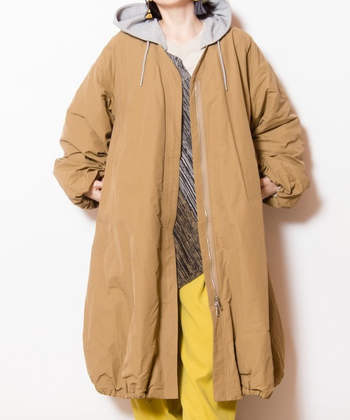 OSMOSIS（オズモーシス）の「フーデッドバルーンコート（その他アウター・レディース・ベージュ/ライトカーキ/ブラック・ONE SIZE）」の3枚目の写真