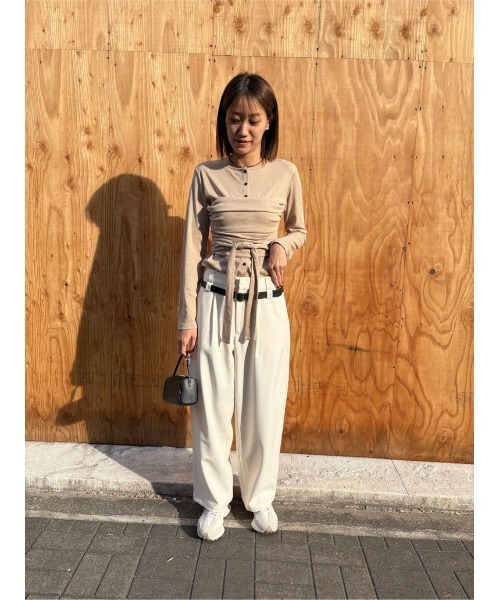miette(ミエット)の「ローライズスラックスパンツ(その他パンツ・レディース・チャコール/グレイッシュベージュ/ブラック/オフホワイト・M/L/S)」の9枚目の写真
