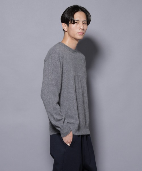 NANO universe（ナノユニバース）の「アンゴラ混ライトクルーネックニット（ニット/セーター・メンズ・ブラック/ライトピンク/サックスブルー/チャコール/モカ・L/M）」の3枚目の写真