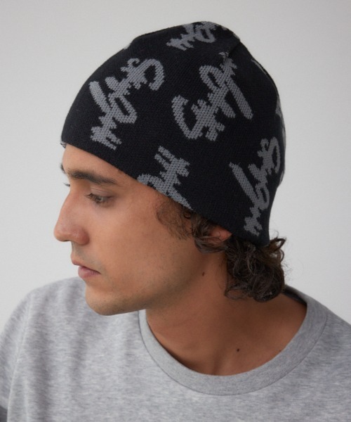 AZUL by moussy(アズールバイマウジー)の「総ロゴニット帽(ニットキャップ/ビーニー・メンズ・グレー/ブラック・FREE)」の1枚目の写真