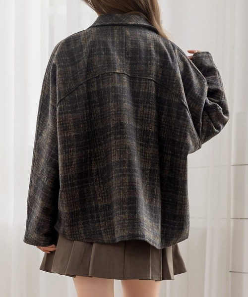 DAY CLOSET(デイ クローゼット)の「【裏キルティング/前後アシメで後ろ姿カバーアップ】長袖チェック襟ドルマンスリーブショートコート レディース(その他アウター・レディース・杢グレー/グレー/ピンク系その他/ブラウン・M/L)」の7枚目の写真