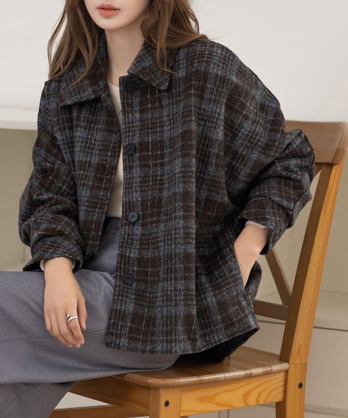 DAY CLOSET(デイ クローゼット)の「【裏キルティング/前後アシメで後ろ姿カバーアップ】長袖チェック襟ドルマンスリーブショートコート レディース(その他アウター・レディース・杢グレー/グレー/ピンク系その他/ブラウン・M/L)」の22枚目の写真