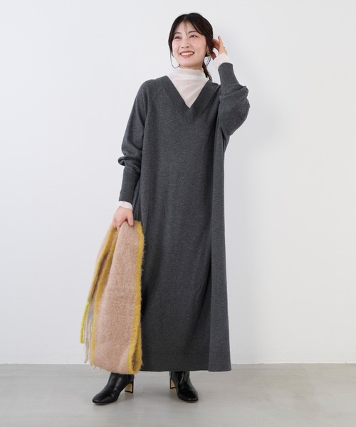 圧縮Vネックニットワンピース