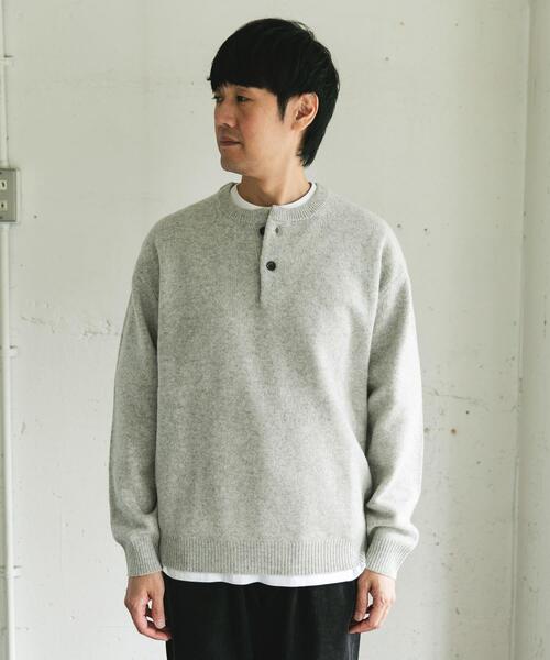 URBAN RESEARCH DOORS(アーバンリサーチドアーズ)の「ハミルトンウールヘンリーネックニット(ニット/セーター・メンズ・ライトグレー/ブラック・LARGE/MEDIUM)」の8枚目の写真