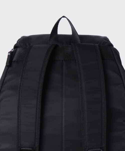 MUSINSA STANDARD（ムシンサスタンダード）の「ナイロンフラップカーゴバックパック[ブラック]（バックパック/リュック・レディース・その他・FREE）」の4枚目の写真