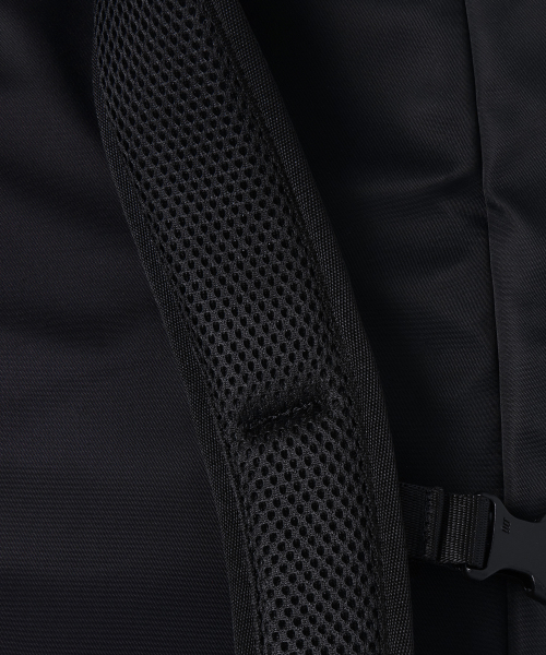 MUSINSA STANDARD（ムシンサスタンダード）の「ナイロンフラップカーゴバックパック[ブラック]（バックパック/リュック・レディース・その他・FREE）」の3枚目の写真