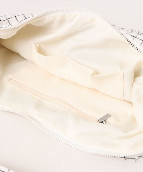 LA VORAGINE(ラ ヴォラジネ)の「アウトポケットチェック柄ショルダーバッグ/トートバッグ(ショルダーバッグ・レディース・ブラック/ネイビー/ホワイト・FREE)」の12枚目の写真