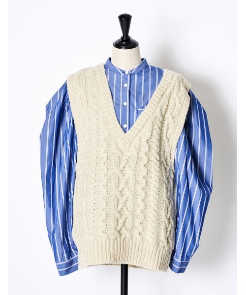 RUMCHE(ラムシェ)の「Shirt Docking Asymmetry Knit / シャツドッキングアシンメトリーニット(ニット/セーター・レディース・ライトグレー/ブラック/オフホワイト・FREE)」の2枚目の写真