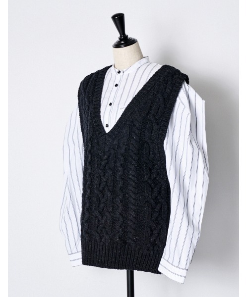 RUMCHE(ラムシェ)の「Shirt Docking Asymmetry Knit / シャツドッキングアシンメトリーニット(ニット/セーター・レディース・ライトグレー/ブラック/オフホワイト・FREE)」の8枚目の写真