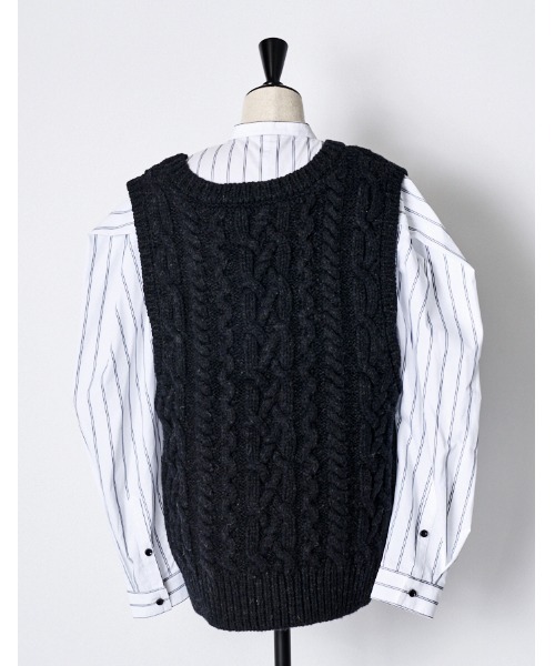 RUMCHE(ラムシェ)の「Shirt Docking Asymmetry Knit / シャツドッキングアシンメトリーニット(ニット/セーター・レディース・ライトグレー/ブラック/オフホワイト・FREE)」の7枚目の写真