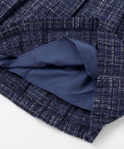 BeBe（ベベ）の「【お揃い】エタンセルラメツイードプリーツジャンパースカート（ワンピース・キッズ・ブルー系その他2/レッド系その他・100cm/140cm/150cm/120cm/130cm/110cm）」の18枚目の写真