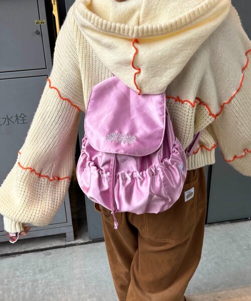HELLO.SANFRANCISCO（ハローサンフランシスコ）の「★【HELLO.SANFRANCISCO/ハローサンフランシスコ】ロゴ刺繍サテンリュックサック（バックパック/リュック・レディース・ブルー/シルバー/ピンク・ONE SIZE）」の11枚目の写真
