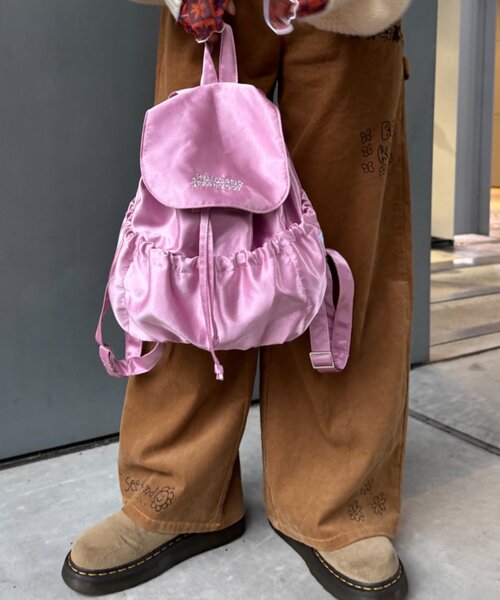 HELLO.SANFRANCISCO（ハローサンフランシスコ）の「★【HELLO.SANFRANCISCO/ハローサンフランシスコ】ロゴ刺繍サテンリュックサック（バックパック/リュック・レディース・ブルー/シルバー/ピンク・ONE SIZE）」の13枚目の写真