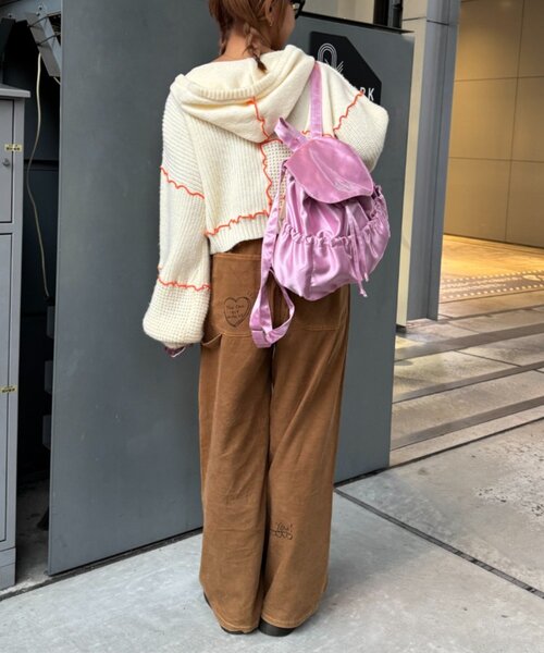 HELLO.SANFRANCISCO（ハローサンフランシスコ）の「★【HELLO.SANFRANCISCO/ハローサンフランシスコ】ロゴ刺繍サテンリュックサック（バックパック/リュック・レディース・ブルー/シルバー/ピンク・ONE SIZE）」の14枚目の写真