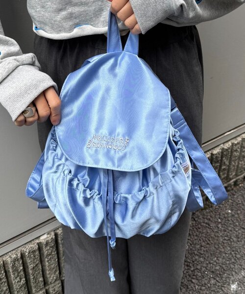 HELLO.SANFRANCISCO（ハローサンフランシスコ）の「★【HELLO.SANFRANCISCO/ハローサンフランシスコ】ロゴ刺繍サテンリュックサック（バックパック/リュック・レディース・ブルー/シルバー/ピンク・ONE SIZE）」の5枚目の写真