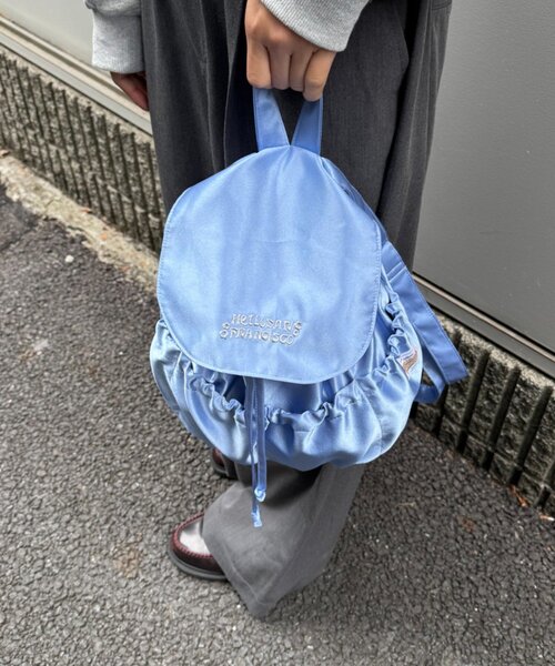 HELLO.SANFRANCISCO（ハローサンフランシスコ）の「★【HELLO.SANFRANCISCO/ハローサンフランシスコ】ロゴ刺繍サテンリュックサック（バックパック/リュック・レディース・ブルー/シルバー/ピンク・ONE SIZE）」の8枚目の写真