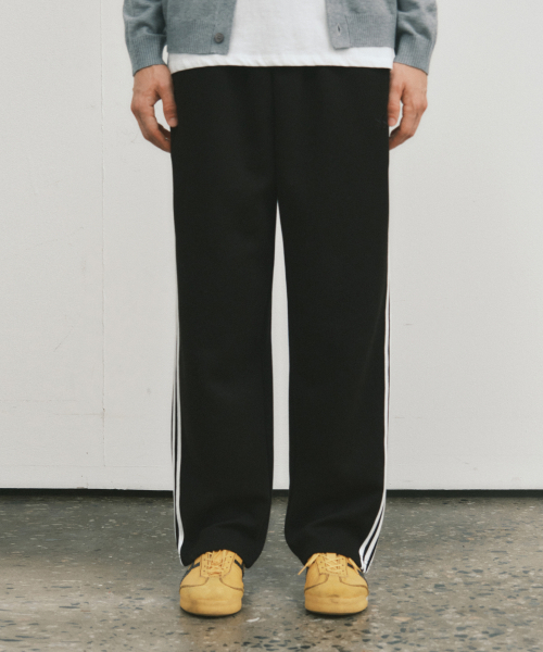 WEDNESDAY OASIS（ウェンズデーオアシス）の「ニュートロライントラックパンツ_BLACK(W25-PT25)（スウェットパンツ・メンズ・ブラック・MEDIUM/LARGE）」の3枚目の写真