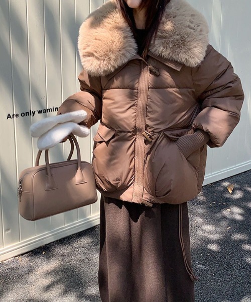 gossip!ロサンゼルス(ゴシップロサンゼルス)の「エコファーカラー 中綿オーバーサイズジャケット(その他アウター・レディース・ブラウン/ブラック・FREE)」の6枚目の写真