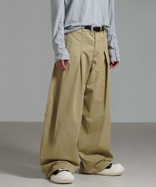 Chikashitsu +(チカシツプラス)の「【Chikashitsu +】pleats chino wide pants / 【チカシツプラス】プリーツチノワイドパンツ(チノパンツ・メンズ・ベージュ/ブラック・L/M)」の11枚目の写真
