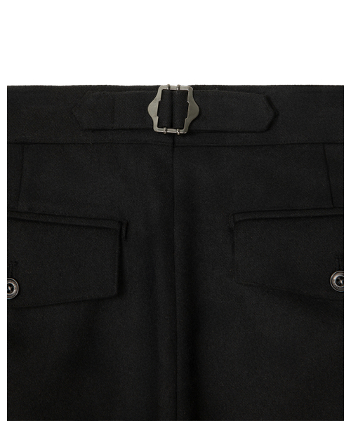SYNQIA（シンキア）の「アシンメトリックタックディテールグルカトラウザー ブラック（スラックス・メンズ・その他・SMALL/MEDIUM/LARGE）」の7枚目の写真