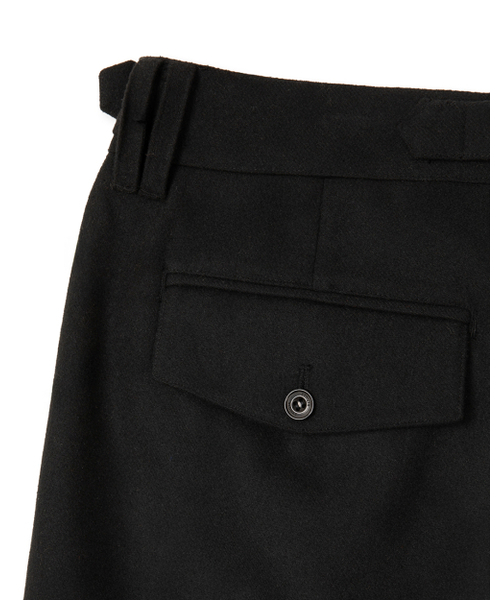 SYNQIA（シンキア）の「アシンメトリックタックディテールグルカトラウザー ブラック（スラックス・メンズ・その他・SMALL/MEDIUM/LARGE）」の8枚目の写真