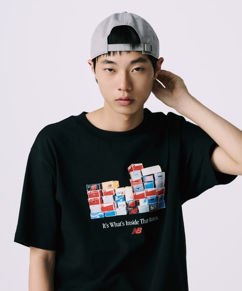 NEW BALANCE(ニューバランス)の「ボックスTシャツ(Tシャツ/カットソー・メンズ・サンドグレー/ブラック/サックスブルー・SMALL/MEDIUM/LARGE/X-LARGE/XX-LARGE)」の1枚目の写真
