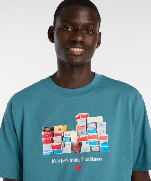 NEW BALANCE(ニューバランス)の「ボックスTシャツ(Tシャツ/カットソー・メンズ・サンドグレー/ブラック/サックスブルー・SMALL/MEDIUM/LARGE/X-LARGE/XX-LARGE)」の15枚目の写真