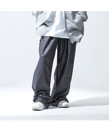 APOSTROPHE COMMA（アポストロフィコンマ）の「ストリングワイドコーティングパンツ（ダークグレー）（スウェットパンツ）」