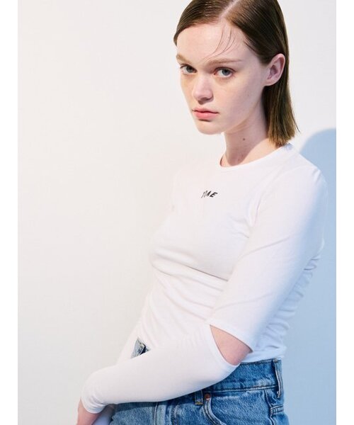 TOSE（トセ）の「スリーブポイントロングスリーブTシャツホワイト（Tシャツ/カットソー・レディース・その他・FREE）」の2枚目の写真