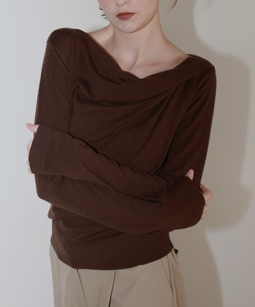 Mili affinity（ミリアフィニティー）の「ドレープオフショルニットトップス（ニット/セーター・レディース・ブラック/アイボリー/ブラウン/杢グレー・FREE）」の4枚目の写真