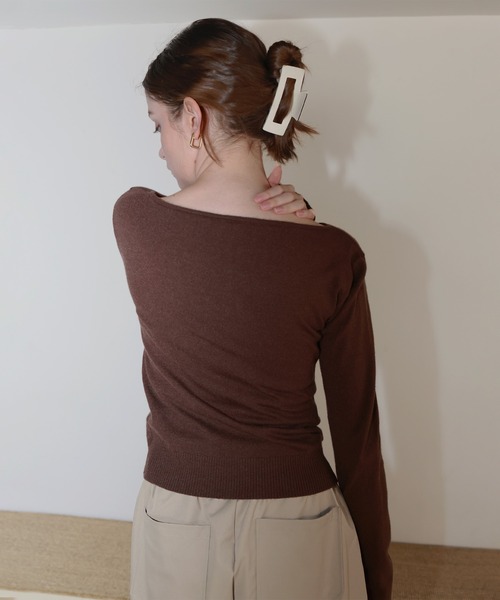 Mili affinity（ミリアフィニティー）の「ドレープオフショルニットトップス（ニット/セーター・レディース・ブラック/アイボリー/ブラウン/杢グレー・FREE）」の17枚目の写真