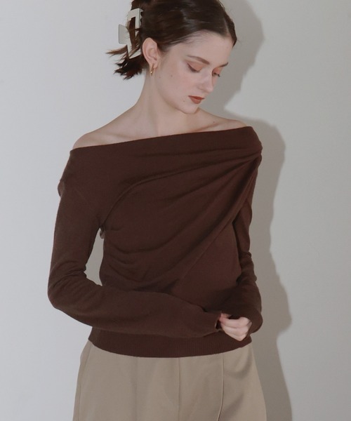 Mili affinity（ミリアフィニティー）の「ドレープオフショルニットトップス（ニット/セーター・レディース・ブラック/アイボリー/ブラウン/杢グレー・FREE）」の20枚目の写真