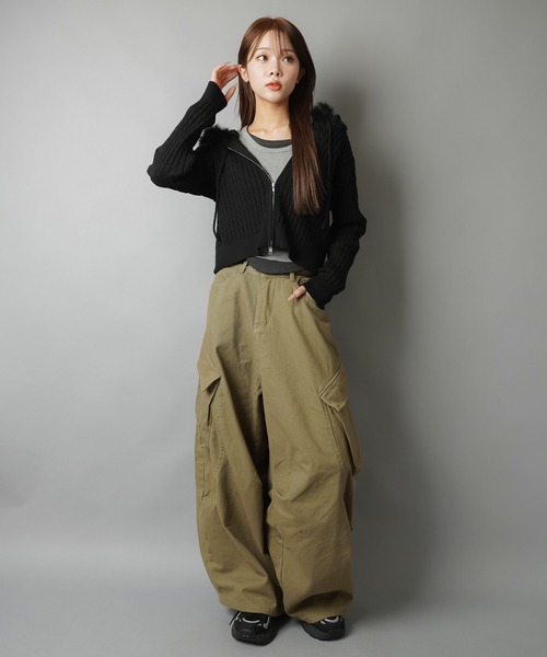 SPINNS（スピンズ）の「着回し神レイヤード風デザイントップス（Tシャツ/カットソー・レディース・グレー/オフホワイト/ブラック/チャコール/ネイビー/ブラウン/レッド・ONESIZE）」の17枚目の写真