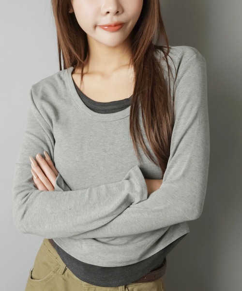 SPINNS（スピンズ）の「着回し神レイヤード風デザイントップス（Tシャツ/カットソー・レディース・グレー/オフホワイト/ブラック/チャコール/ネイビー/ブラウン/レッド・ONESIZE）」の9枚目の写真