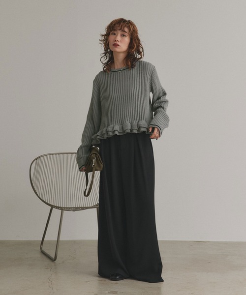 ad thie（アドティエ）の「フリルヘム ニットトップス（ニット/セーター・レディース・レッド/グレー/アイボリー・FREE）」の4枚目の写真