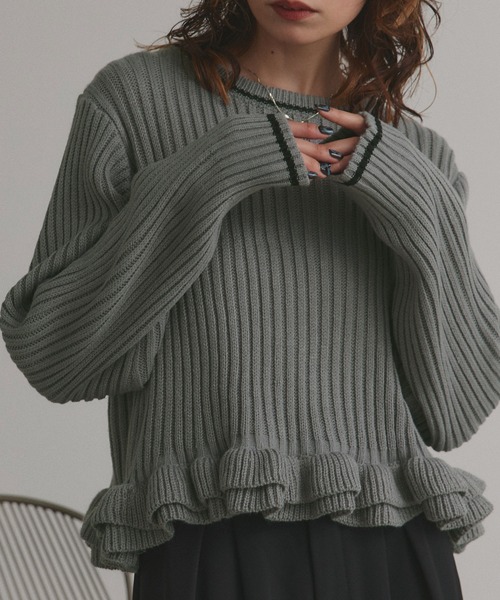 ad thie（アドティエ）の「フリルヘム ニットトップス（ニット/セーター・レディース・レッド/グレー/アイボリー・FREE）」の7枚目の写真