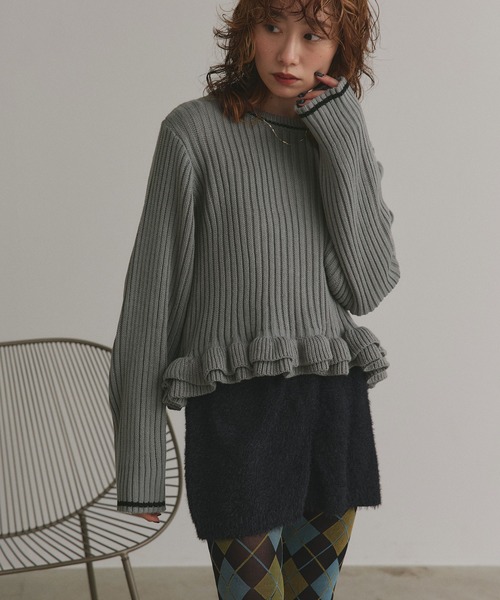 ad thie（アドティエ）の「フリルヘム ニットトップス（ニット/セーター・レディース・レッド/グレー/アイボリー・FREE）」の13枚目の写真