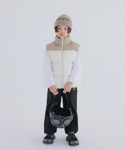 BERRYCLOSET(ベリークローゼット)の「コンビブロックパディングベスト(ブルゾン・レディース・ベージュ/ピンク/グリーン・11号/5号/09号/13号/17号/19号/15号/7号)」の5枚目の写真
