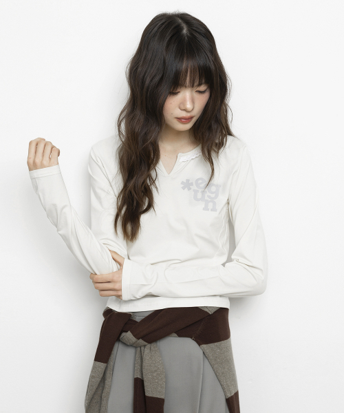 EUGGEN(ユジェン)の「レースネックセミクロップロングスリーブTシャツ_ホワイト(Tシャツ/カットソー・レディース・その他・SMALL/MEDIUM)」の1枚目の写真