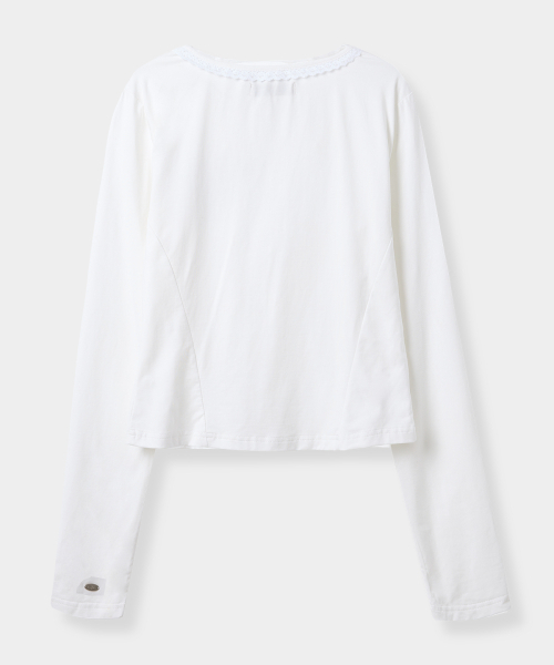 EUGGEN(ユジェン)の「レースネックセミクロップロングスリーブTシャツ_ホワイト(Tシャツ/カットソー・レディース・その他・SMALL/MEDIUM)」の3枚目の写真