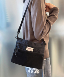 FUZZY SCAN（ファジスキャン）の「Essential Mesh Crossbody Bag（メッセンジャーバッグ）」