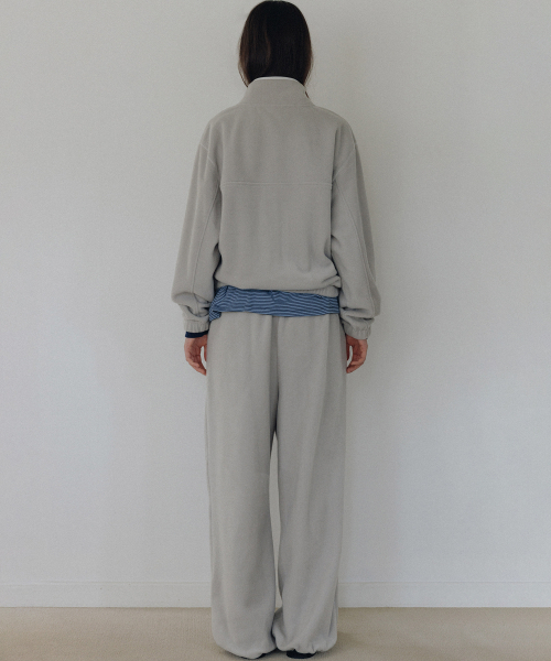 ANDNEEDS(アンドニーズ)の「Jeff fleece pants (light khaki)(スウェットパンツ・レディース・その他・FREE)」の4枚目の写真