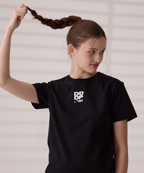 DANGLEDROP（ダングルドロップ）の「DGDPスクエアセミクロップ半袖Tシャツブラック（Tシャツ/カットソー・レディース・その他・FREE）」の4枚目の写真