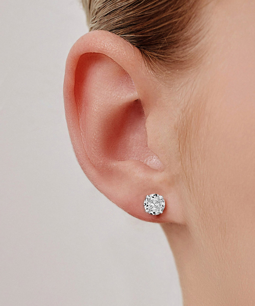 Tou（ティーオーユー）の「[Silver925] NC005 Brilliant Cubic Earrings（ピアス（両耳用）・レディース・その他・S/M/L）」の2枚目の写真