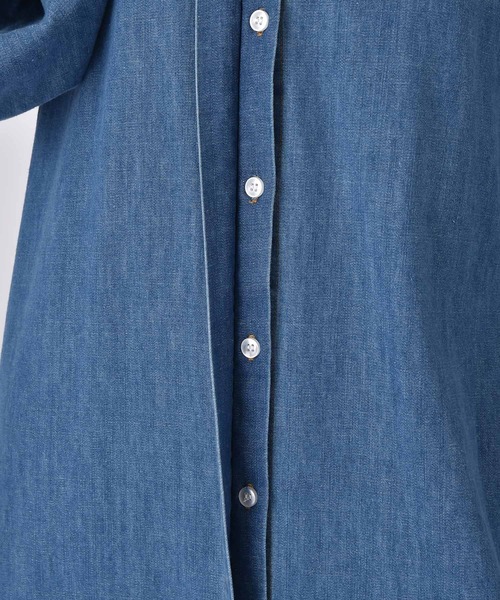 AKTE（アクテ）の「デニムロングシャツワンピース（シャツワンピース・レディース・ライトブルー/ブルー・TALL/FREE）」の8枚目の写真