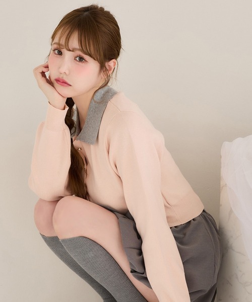one after another NICE CLAUP(ワンアフターアナザーナイスクラップ)の「配色えりゴールドボタンニット(ニット/セーター・レディース・ピンク/サックスブルー/ブラック/グレー/オフホワイト・FREE)」の5枚目の写真